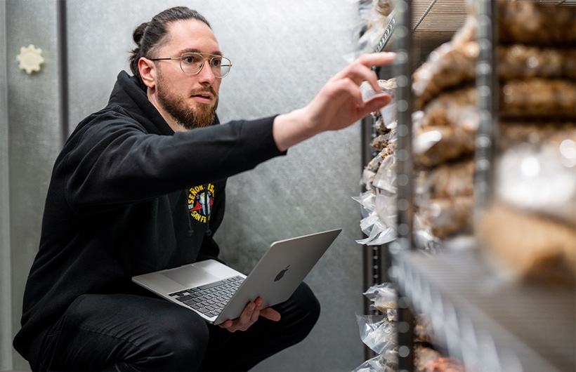 A Apple ajuda a administrar os processos de estoque, recebimento e distribuição do Señor Sisig.