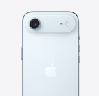 iPhone Air i himmelblå vist bagfra, Fusion-hovedkamerasystem øverst