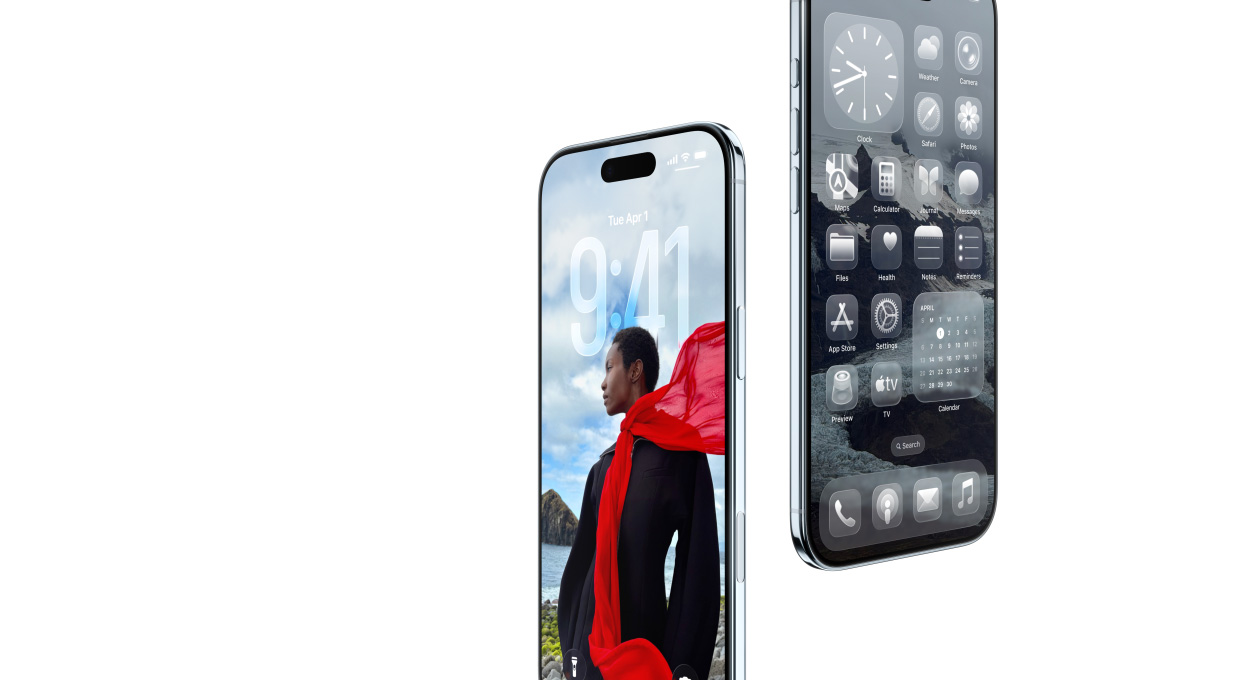جهازا iPhone Air، الجزء الأمامي الخارجي، الجزء الجانبي الخارجي، تصميم نحيف، شاشة قفل ديناميكية، الشاشة الرئيسية مع تطبيقات بتصميم Liquid Glass